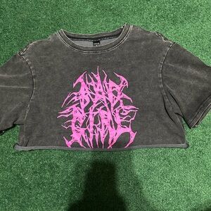 Gray Cropped T-Shirt with Pink Graphic